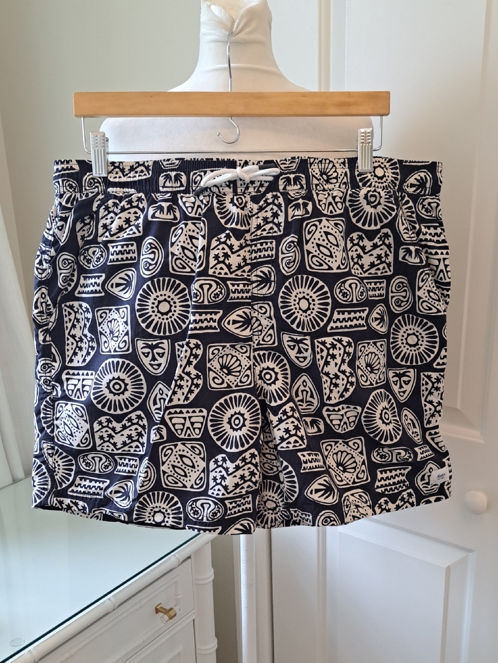 NWOT Katin Mens Navy/Cream Print Beach/Swim/Pool‎ Trunks Mesh Lined XL